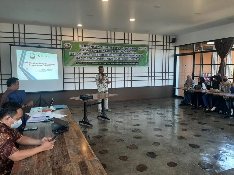 Pertemuan Audensi Dan Advokasi Pada Pemerintah, Sektor Swasta Dalam Upaya Mendukung Usaha Mikro, Kecil Dan Menengah Bagi Komunitas Selasa, 17 Januari 2023, Restoran ayam dadakan/Jl. Teuku Umar, Pontianak, Kalimantan Barat.