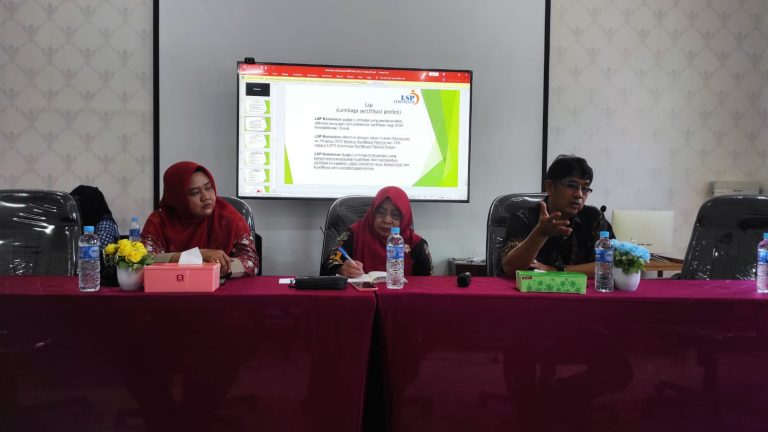 Kegiatan Sosialisasi dan Bimbingan Teknis Pembuatan Deskripsi Diri oleh Balai Besar Pendidikan dan Pelatihan Kesejahteraan Sosial, Dinas Sosial Kota Palangkaraya